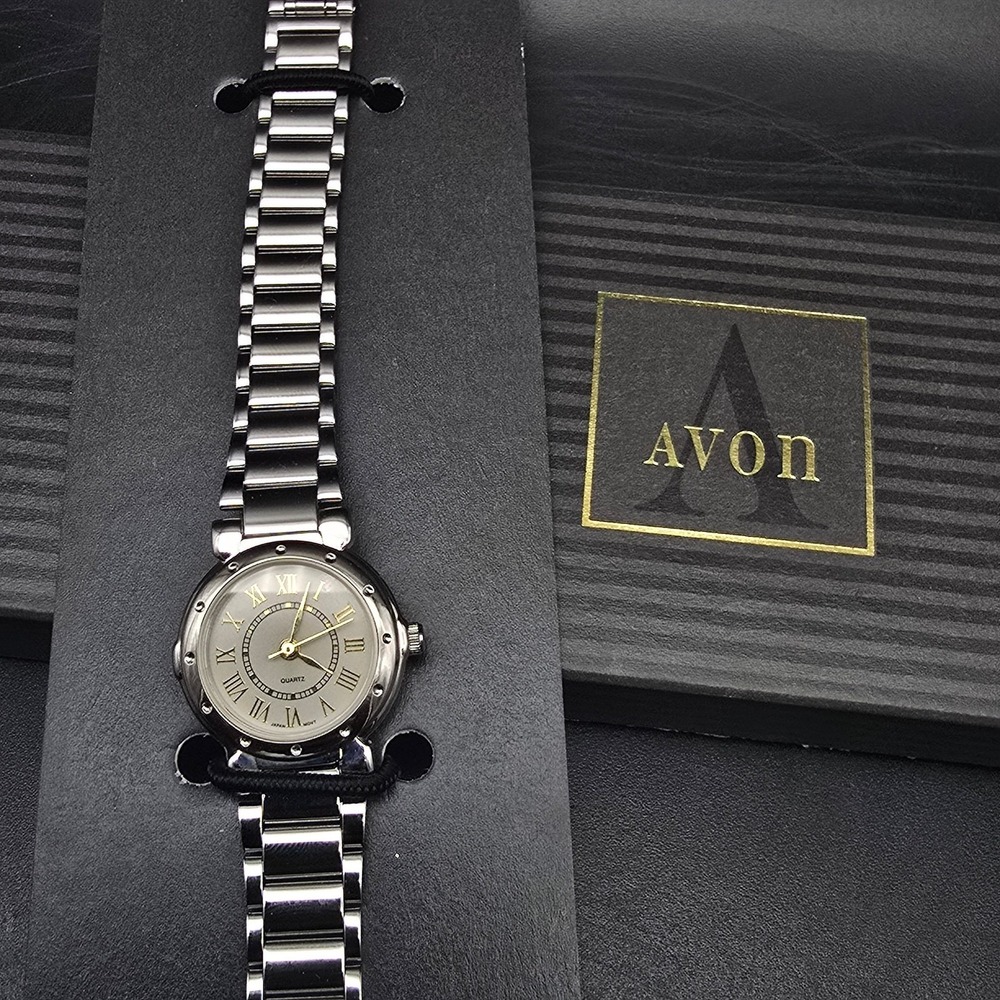 Avon Silver Tone Quartz Watch In Box WORKS Working
